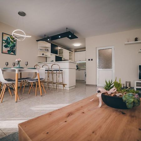 Unbeatable Location: New & Comfy Apartment Varna Exteriör bild